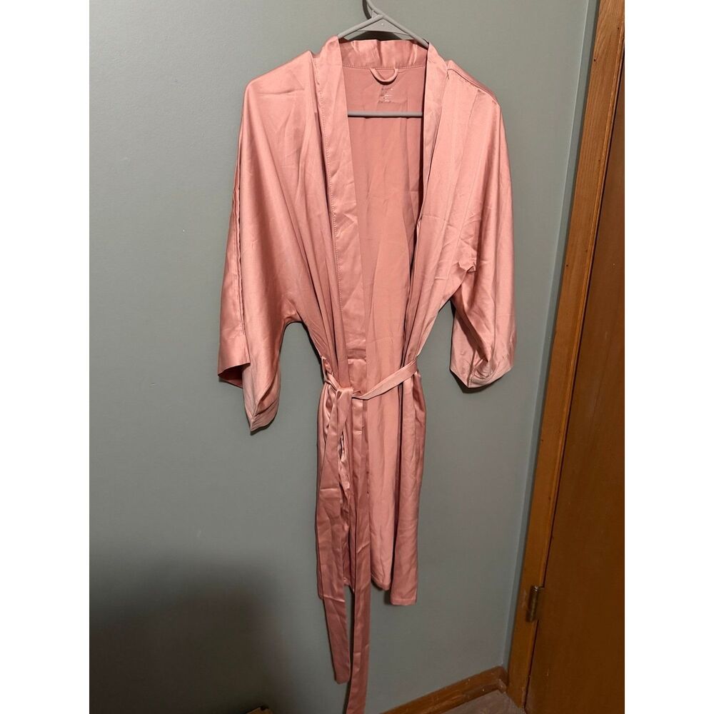AW Bridal Blush Robe Size M NEW